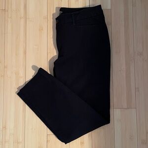 ST. JOHN’S BAY STRAIGHT LEG JEANS